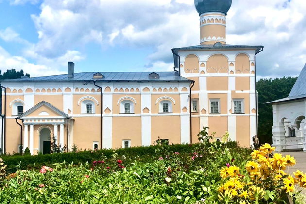 Загадочные истории двух монастырей