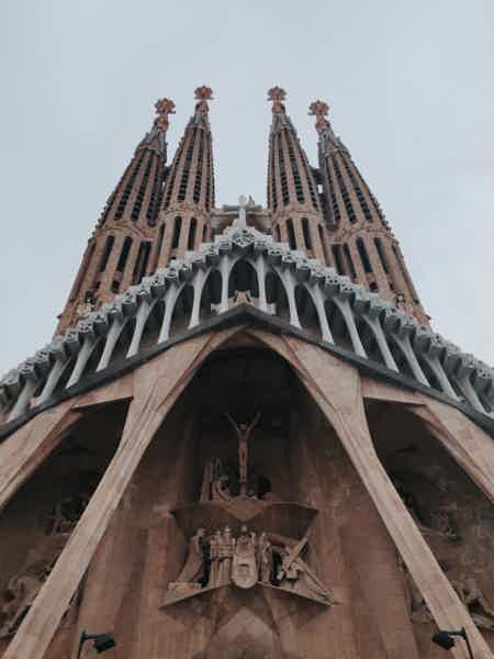 Sagrada Familia: Fast-Track Guided Tour with Tower Access - photo 1