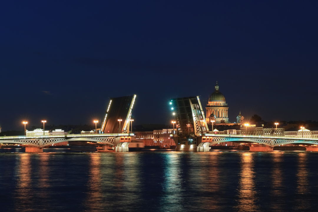 «Романтика ночного города» — прогулка на теплоходе под звуки саксофона — фото 4