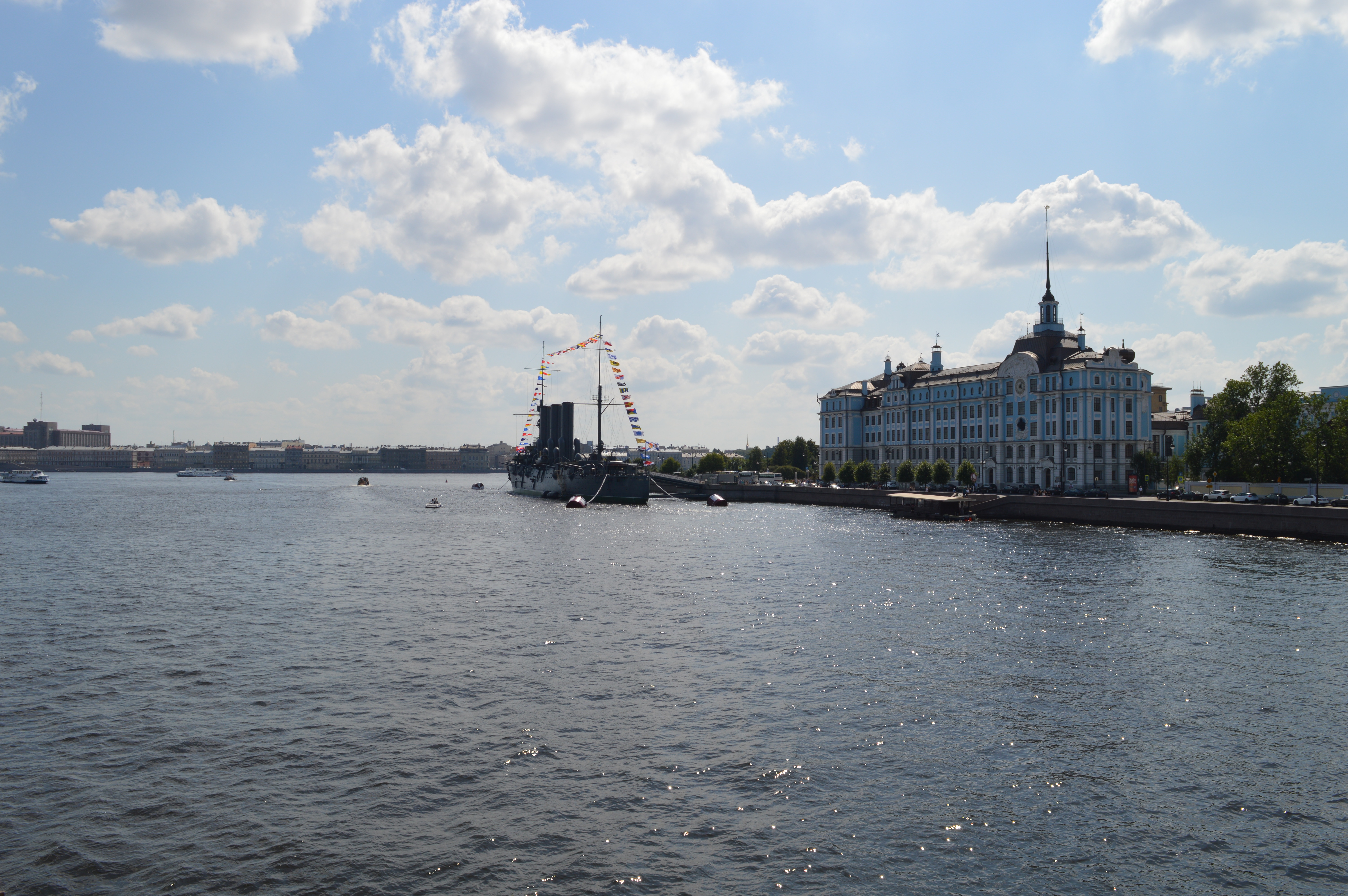 Троицкая площадь — слияние эпох. Петербургский синкретизм