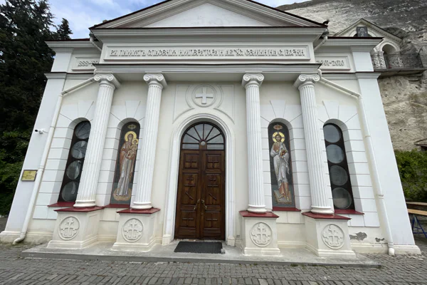 Путешествие в средневековый Крым: пещеры Инкермана, крепость и храмы — фото 7, Севастополь | Покатаем