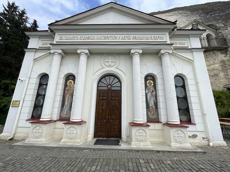 Путешествие в средневековый Крым: пещеры Инкермана, крепость и храмы - фото 6