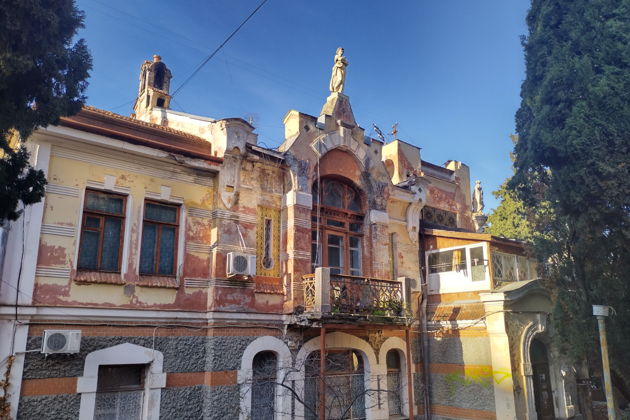 Ялта. По́ликуровский пасьянс