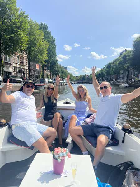 Круиз по каналам Амстердама на лодочке с гидом - фото 2