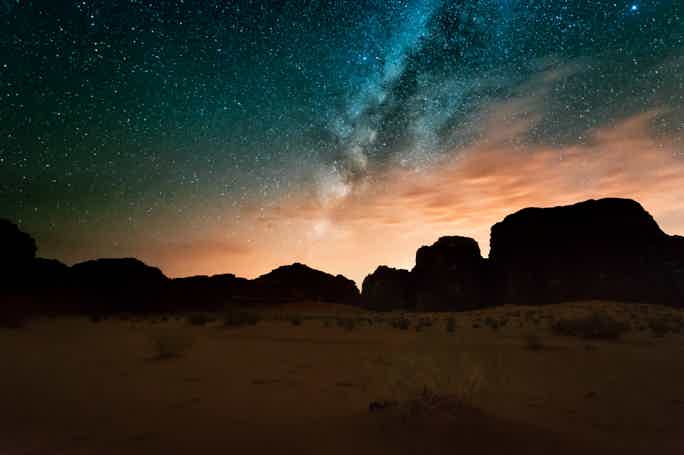 Наблюдение за звездами в пустыне на верблюде + ужин (англ. сопровождение)