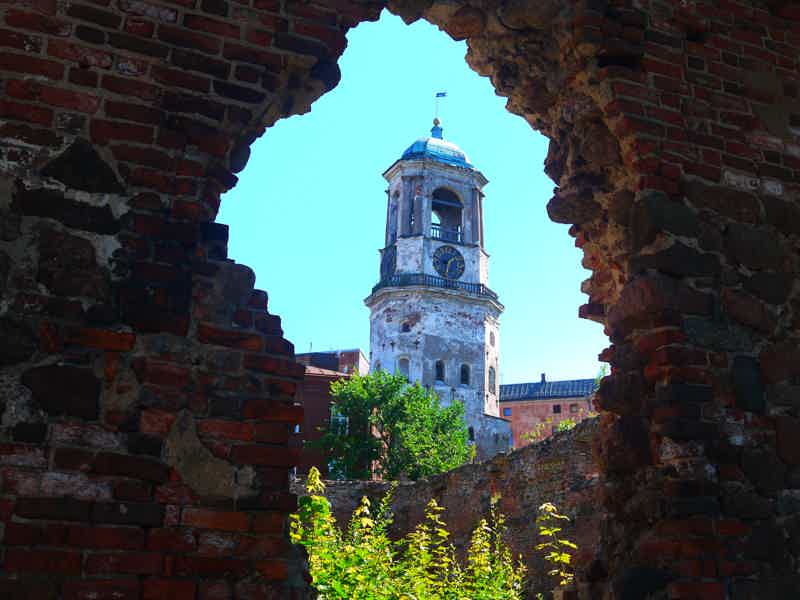 Весь Выборг: Старый город, Замок и Монрепо из Санкт-Петербурга  - фото 5