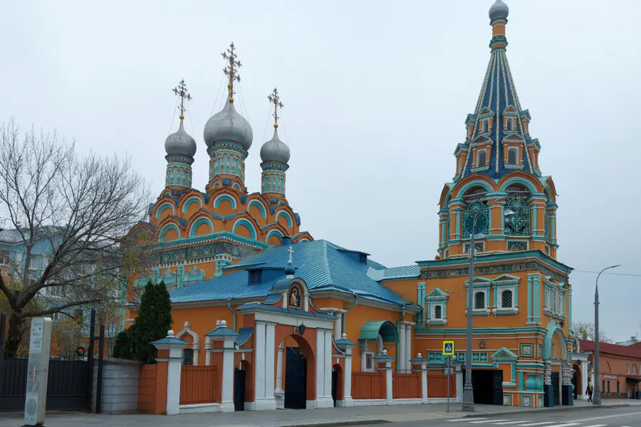 По Большой Полянке — старинная архитектура и буйные жители — фото 1
