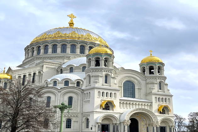 Автовояж в блистательный Петергоф и легендарный Кронштадт