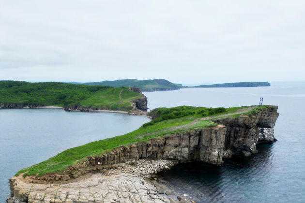 Виды Атмосферный мыс Тобизина на о. Русском и красивые локации по пути