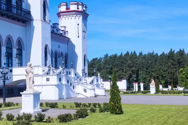 Прогулка по Коссовскому, Несвижскому и Мирскому замкам из Бреста — фото 3