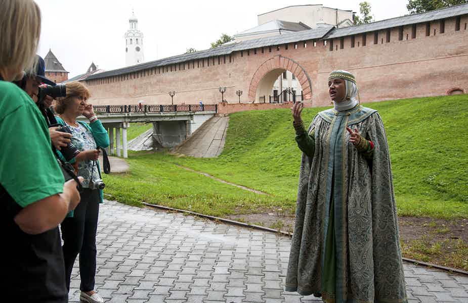 Экскурсия по Новгородскому Кремлю со средневековым гидом - фото 1