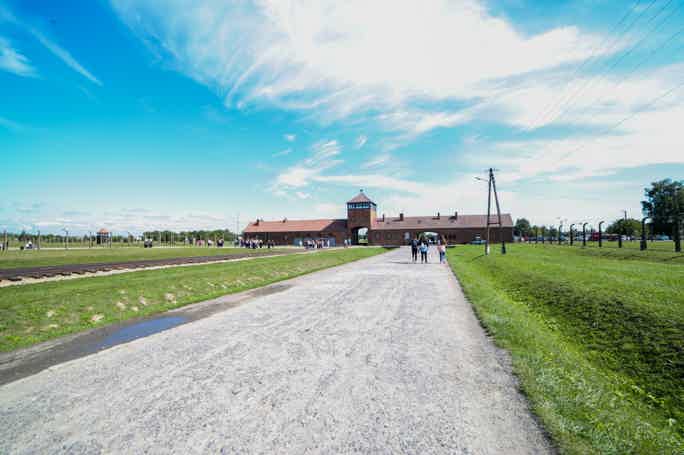 Auschwitz-Birkenau & Salt Mine Guided Tour in 1 Day