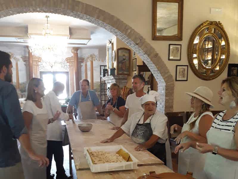 Рим: Частная экскурсия - Мастер-класс по приготовлению пасты и дегустация вина - фото 4