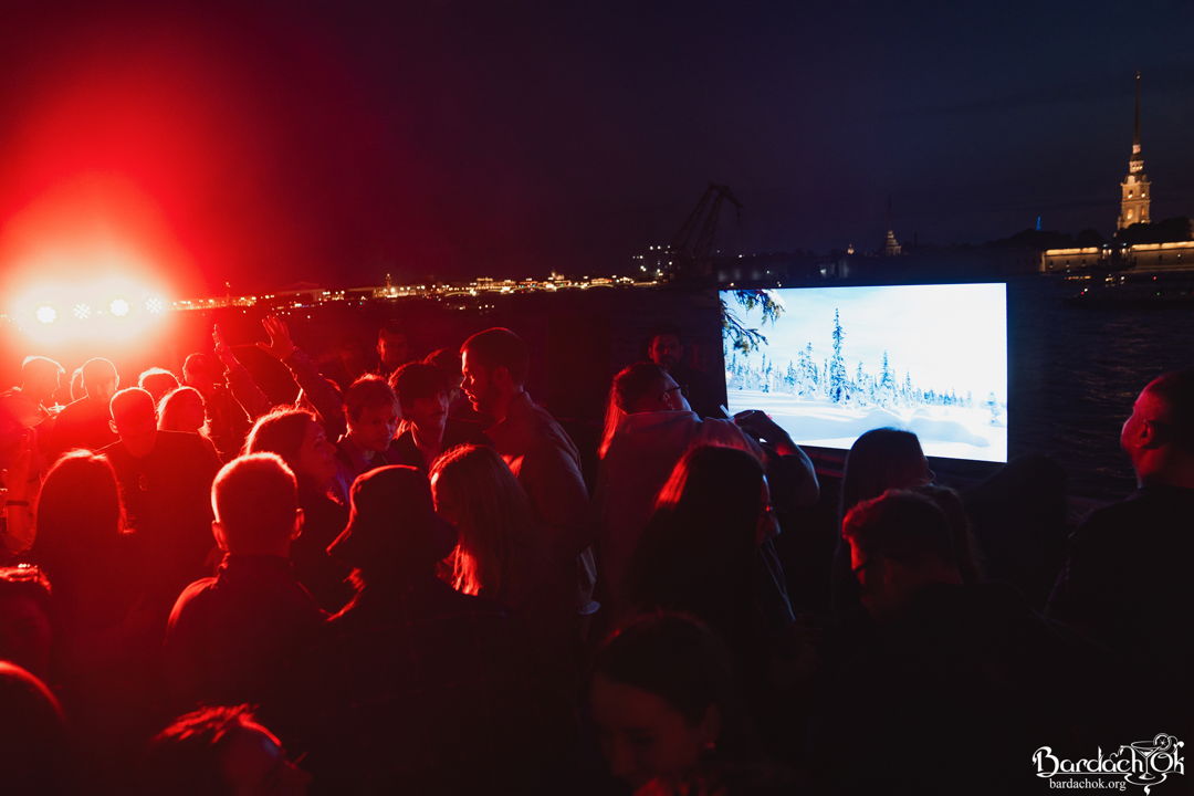 «Karaoke Show» — вечеринка на теплоходе на разводные мосты (18+) — фото 6