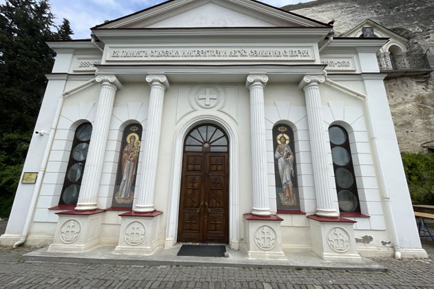Путешествие в средневековый Крым: пещеры Инкермана, крепость и храмы
