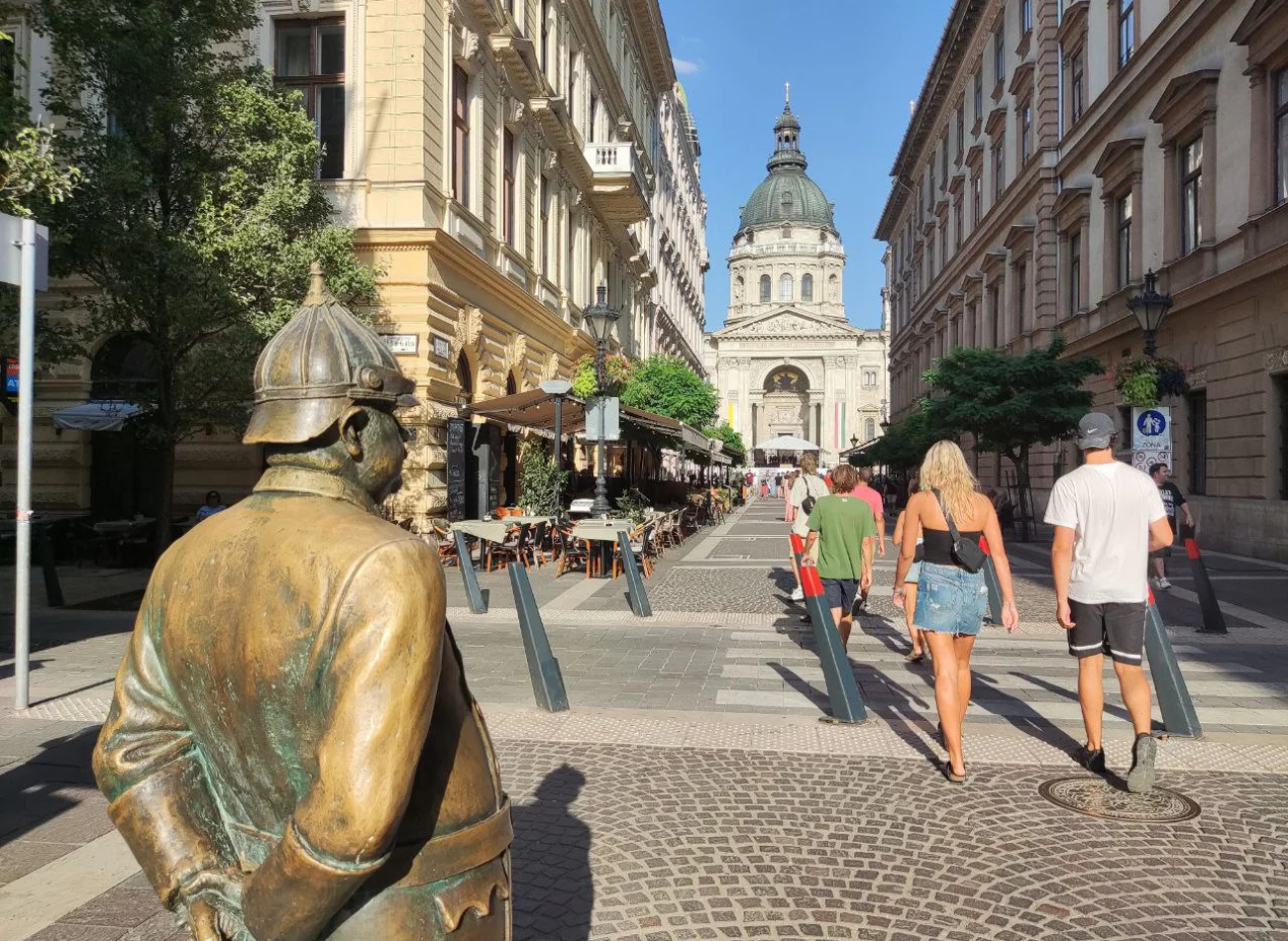 3 Capitals In One Day: Vienna, Bratislava, Budapest - Guided Private Tour — tour in Vienna, Austria | Pokataem
