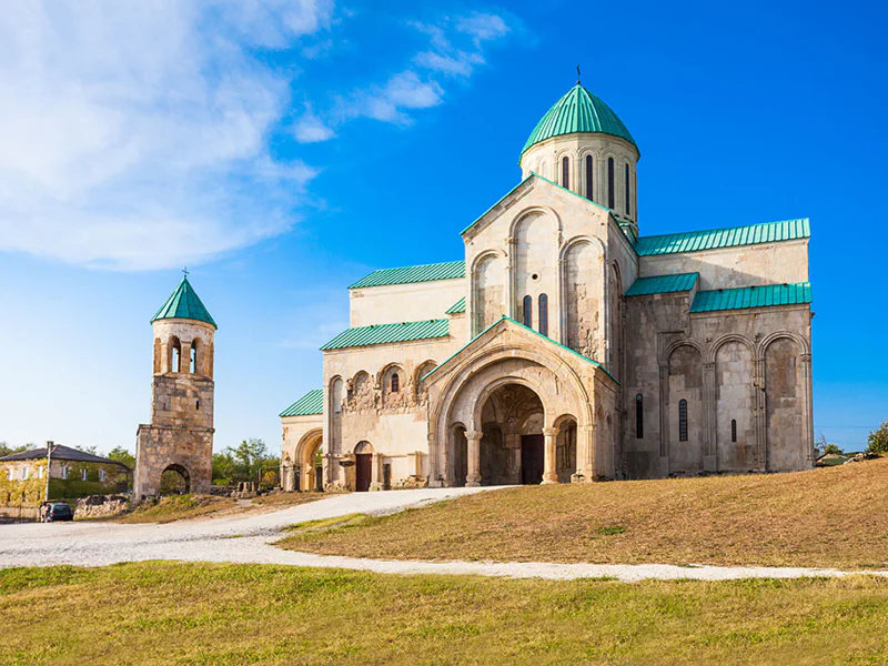 Экскурсия в парк Боржоми, крепость Рабат и пещерный город Вардзия — фото 3, Батуми | Покатаем