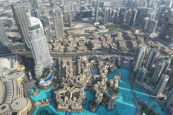 Combo Ticket: explore Burj Khalifa with Aquarium in Dubai
