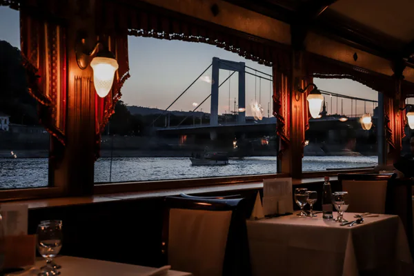 Cocktail and Cruise — photo 7, Budapest | Pokataem