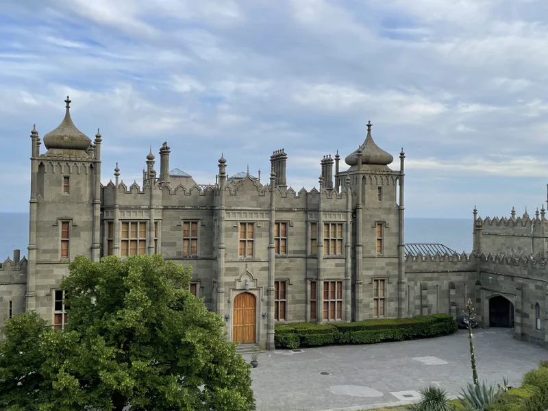 Ялта — царица Крыма: красота сквозь века (из Алупки) — фото 2, Алупка | Покатаем