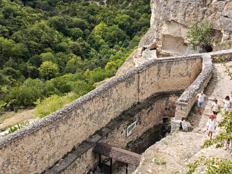 Бахчисарай — столица крымского ханства, монастырь,  Чуфут Кале