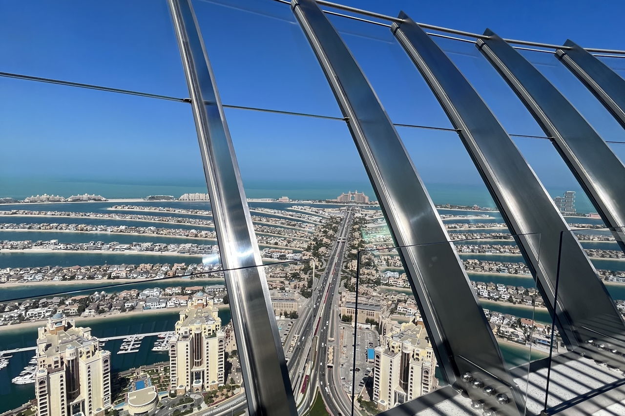Премиум-день в Дубае: Sky Pool и смотровая площадка Palm Tower
