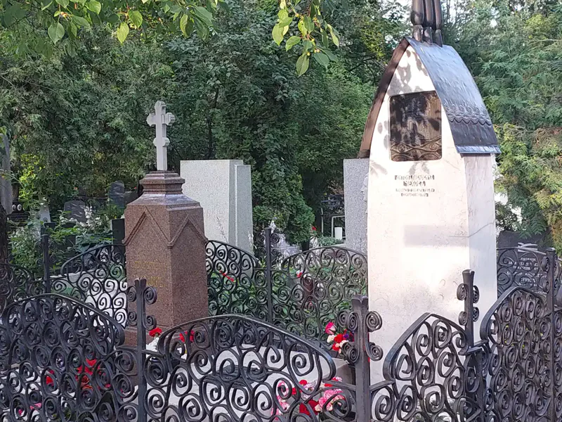 Обзорная прогулка по Новодевичьему кладбищу — фото 6, Москва | Покатаем