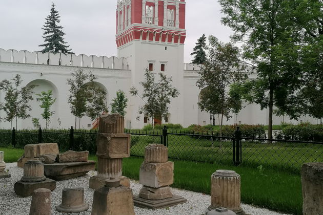 Новодевичье: экскурсия по кладбищу и по монастырю