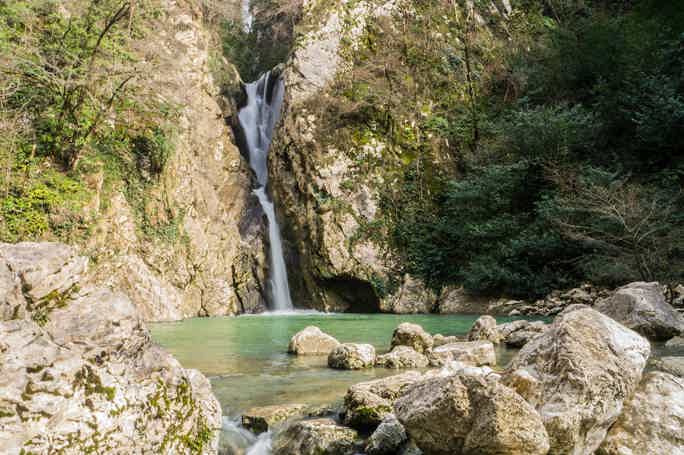 Трекинг-тур из Сочи на Агурские водопады и Орлиные скалы