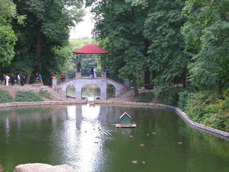 В знаменитый парк Петергофа – Александрию на комфортабельном автомобиле — фото 6, Санкт-Петербург | Покатаем