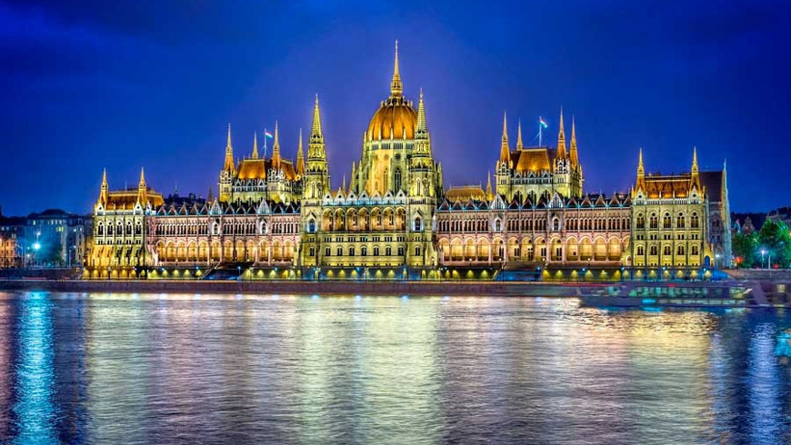 Вечерний обзорный круиз по Дунаю с аудиогидом на русском языке 