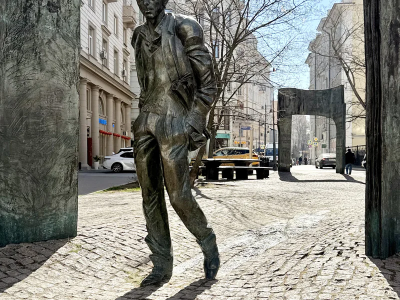 Арбат сквозь столетия — факт или фейк? — экскурсия в мини-группе — фото 4, Москва | Покатаем