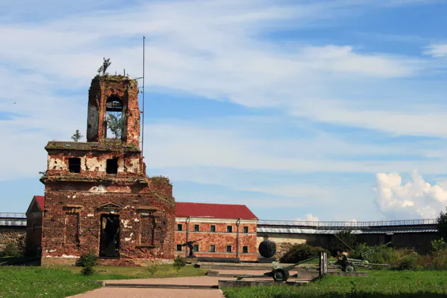 Экскурсия в крепость Орешек и музей-заповедник «Прорыв» на метеоре — фото 2