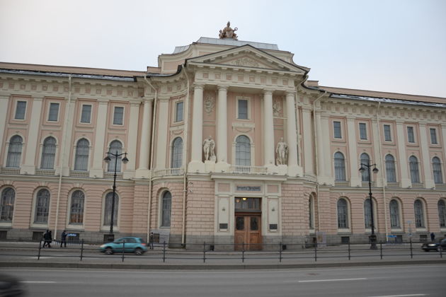 Виды Античные мифы Петербурга (школьная групповая)