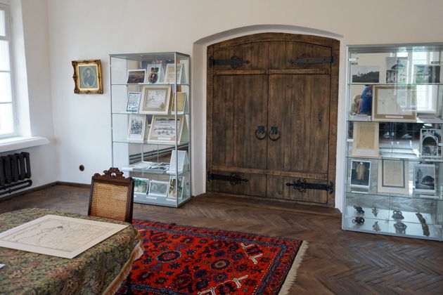 «Брюс всемогущий»: экскурсия по соборам и усадьбе в Глинках