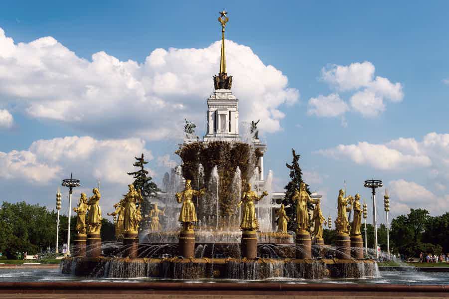 «Солнце Москвы»: экскурсия по ВДНХ + панорамный полёт над ВДНХ и столицей - фото 5