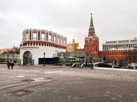 Вокруг Кремля с историей от Средневековья до современности