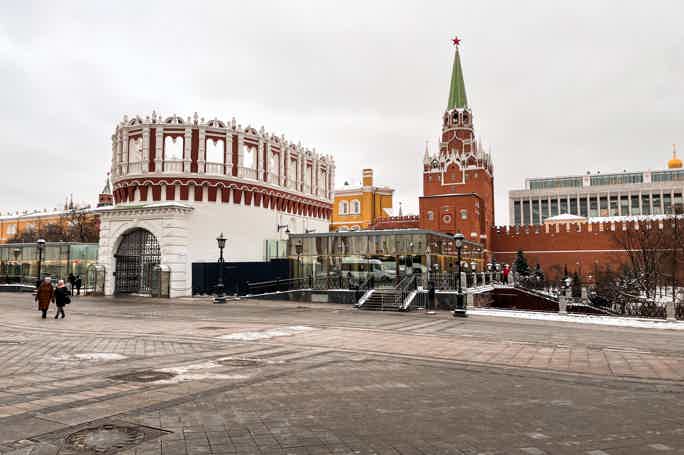 Вокруг Кремля с историей от Средневековья до современности