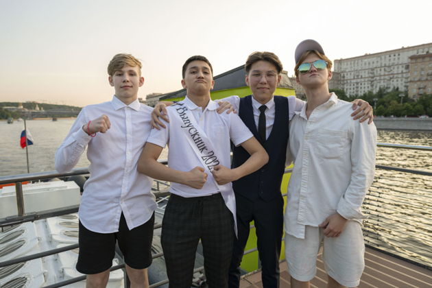 Виды Последний звонок на теплоходе «Легенда»