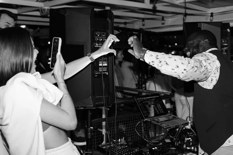 Вечеринка под разводными мостами с DJ-сетами (18+) — фото 6