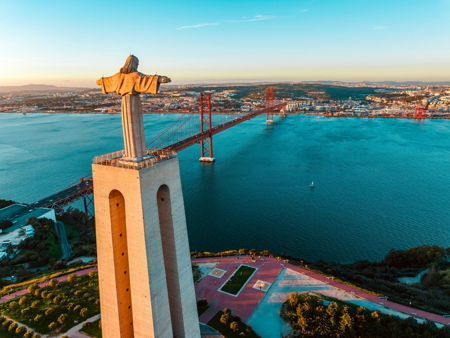 Статуя Христа 