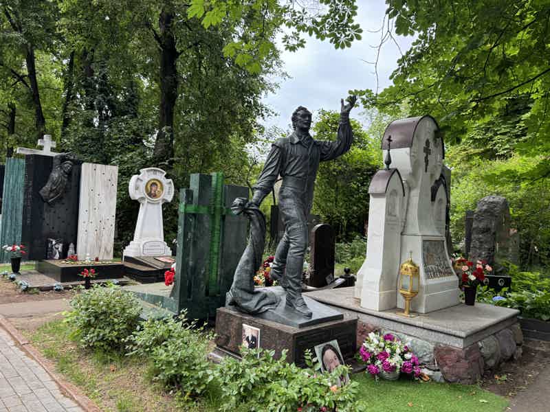 Новодевичье кладбище: и жизнь, и слезы, и любовь (18+) - фото 4