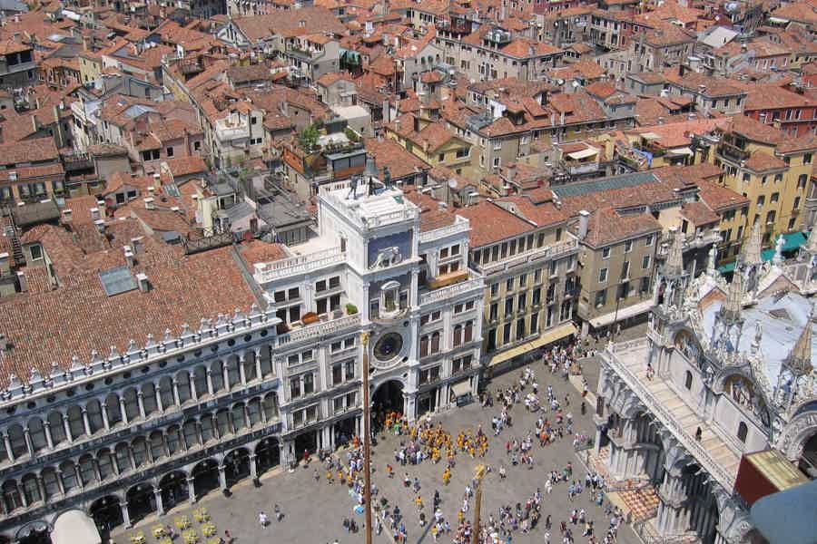 Венеция с высоты птичьего полета. Над городом на вертолете. - фото 4