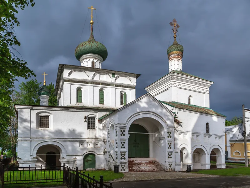 Неспеша по древнему городу — обзорная прогулка по Ярославлю — фото 4, Ярославль | Покатаем