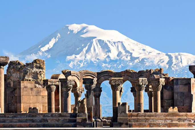 История Армении: Храм Звартноц — Монастырь Эчмиадзин — Мемориал Сардарапат