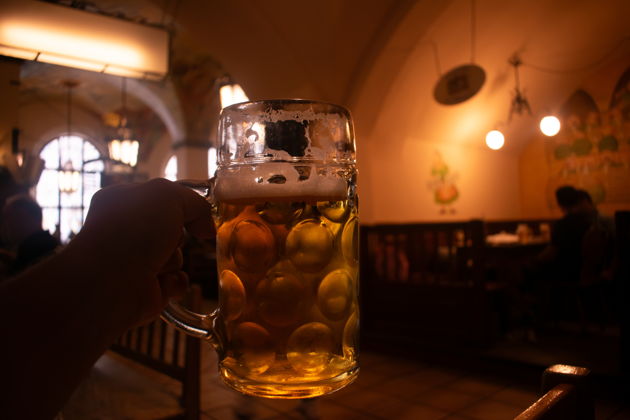 Огни вечернего Мюнхена: прогулка по барам, дворикам и легендам города