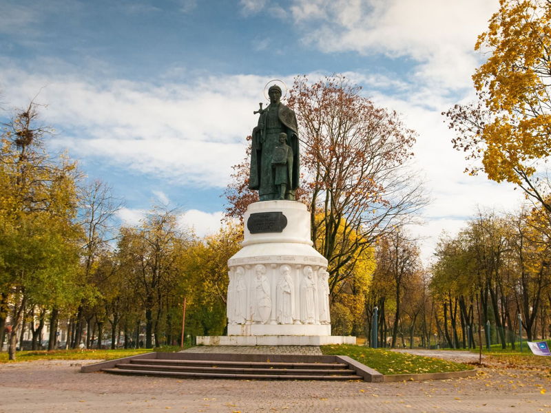 Псков: развлекательно-историческая аудиопрогулка по главному проспекту города - экскурсия в Псков, Россия
