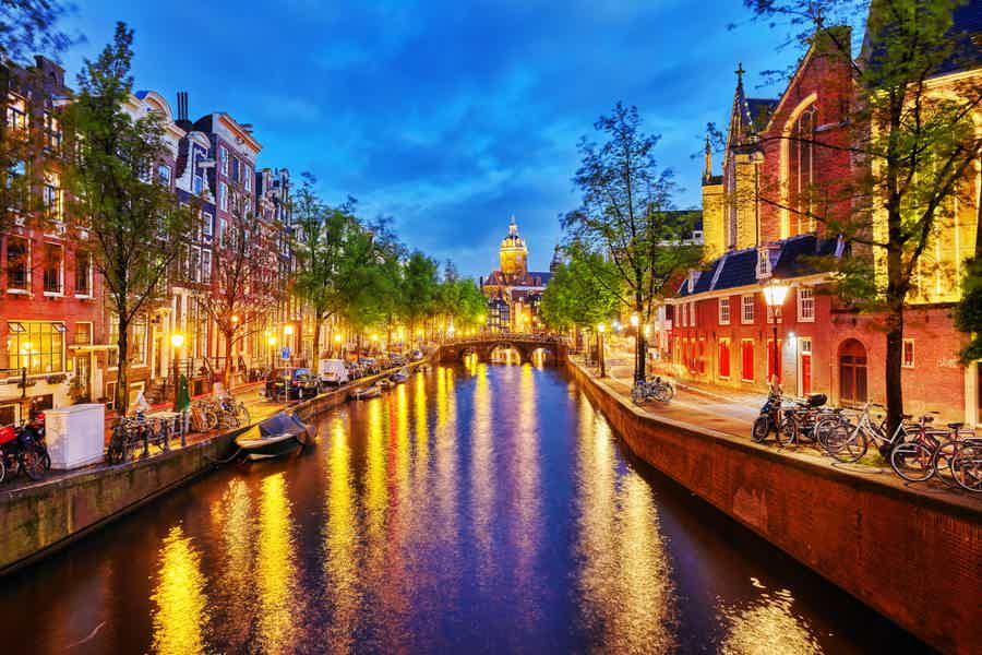 Amsterdam: Evening Canal Cruise with Unlimited Drinks - photo 3