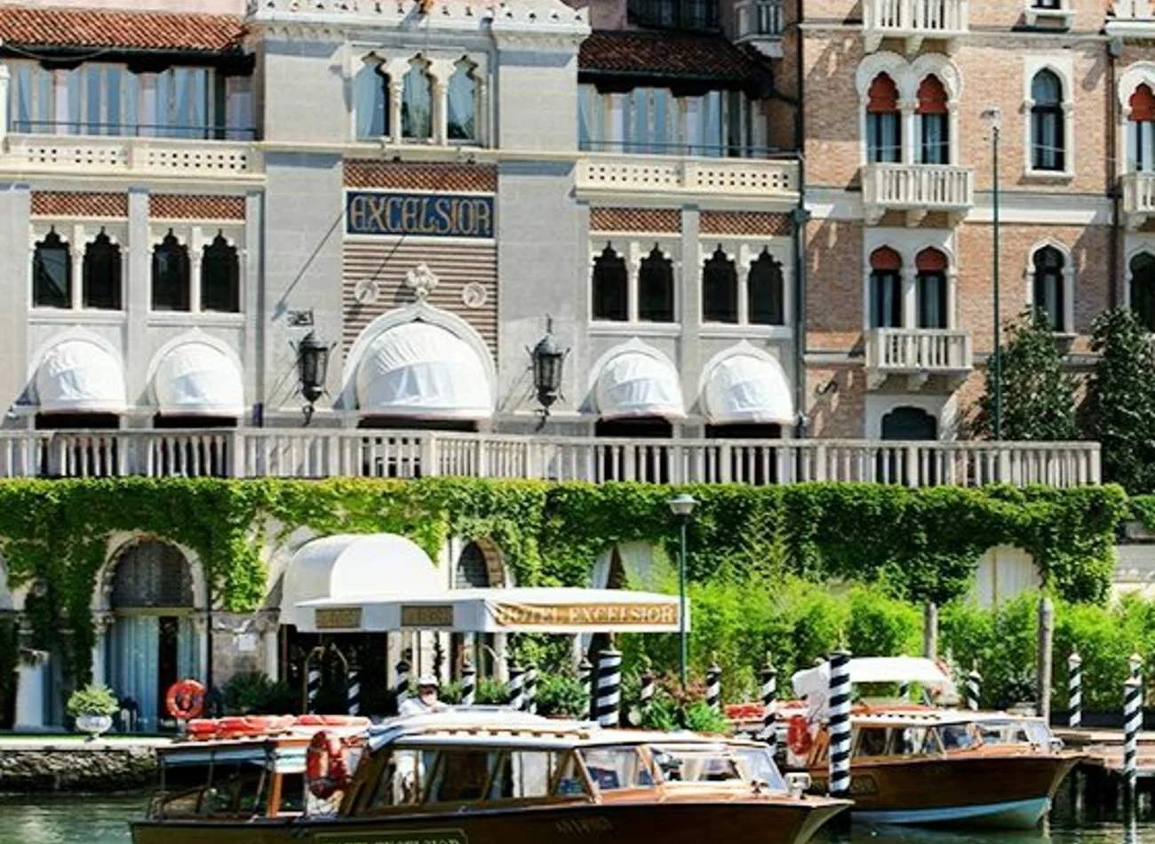 The gold island Lido of Venice — tour in Venice, Italy | Pokataem
