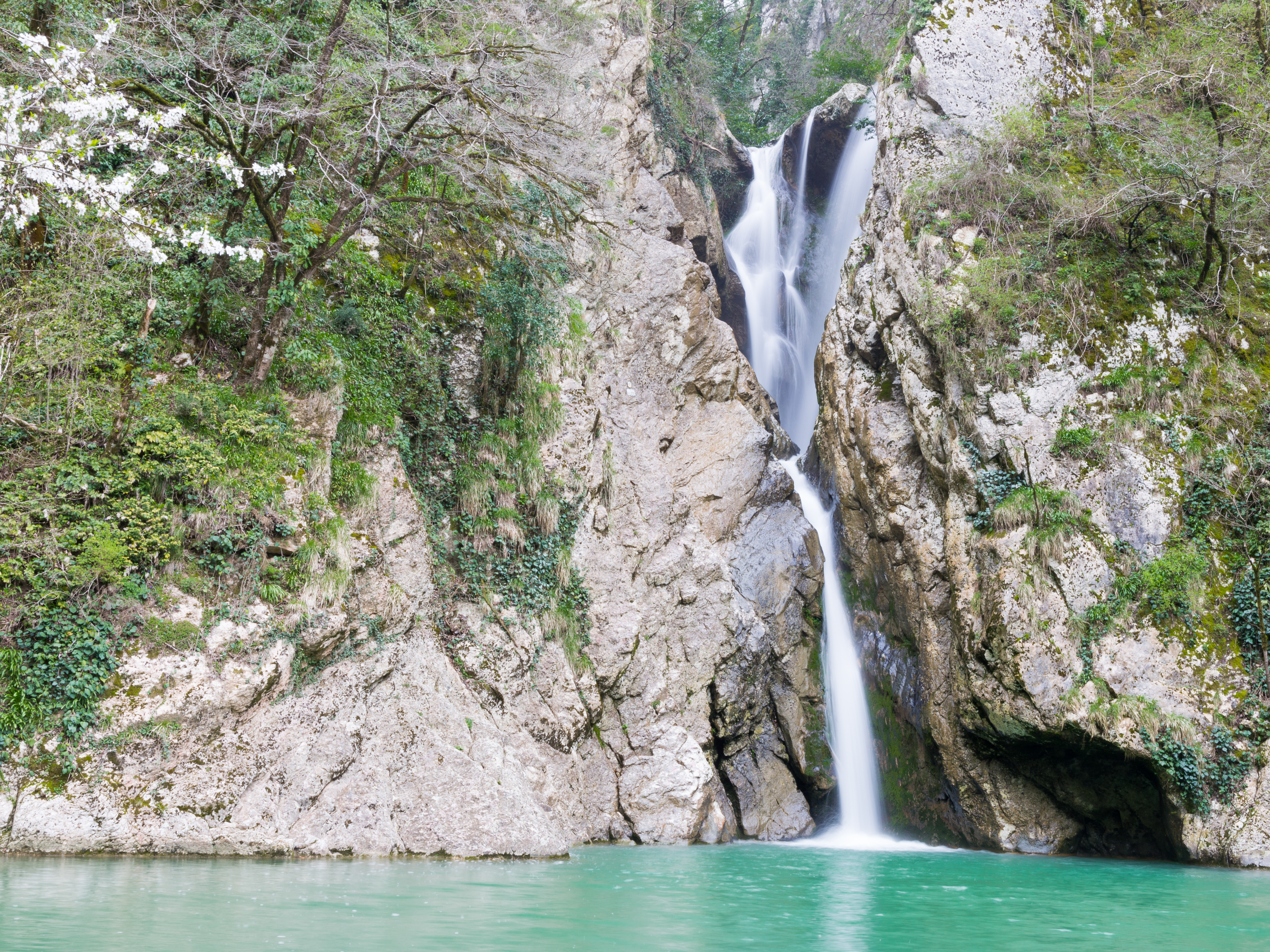 Агурские водопады: описание, адрес, время и режим работы 2024